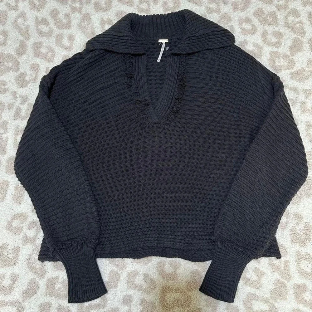 Free People Chunky black ribbed knit pullover‎